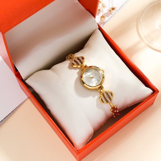 Clover Linked Watch