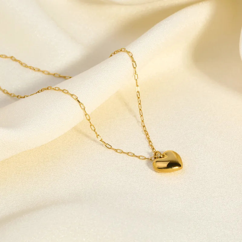 Tiny Paper Clip 18K Gold Chain Heart Pendant Necklace