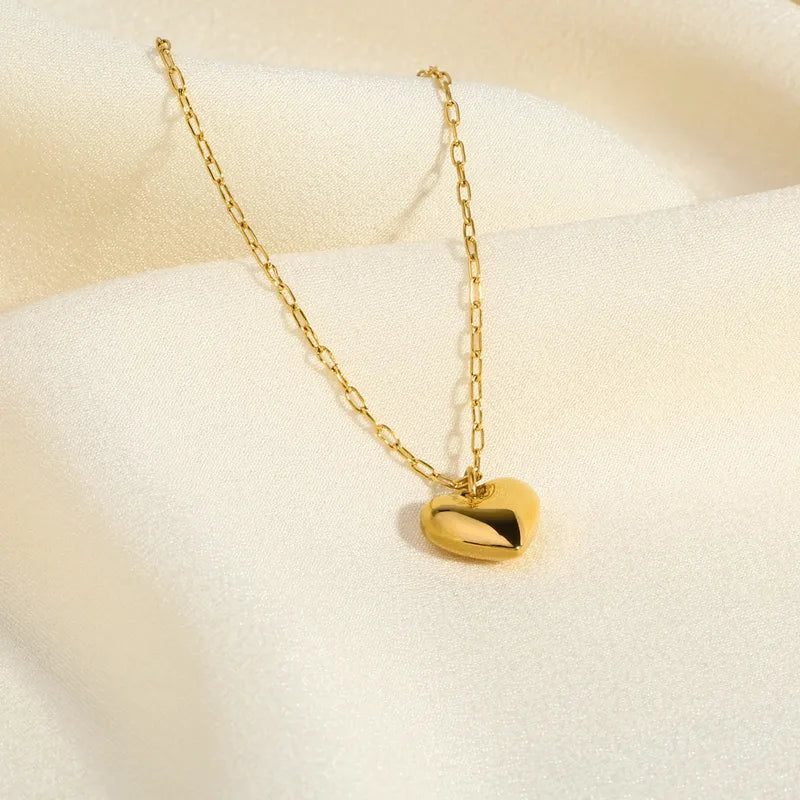 Tiny Paper Clip 18K Gold Chain Heart Pendant Necklace
