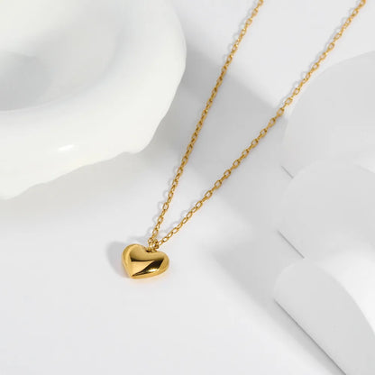 Tiny Paper Clip 18K Gold Chain Heart Pendant Necklace