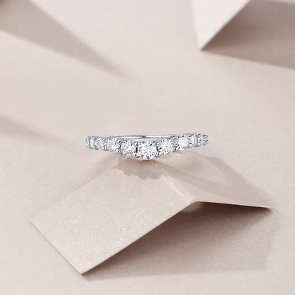 Graduated Diamond Band