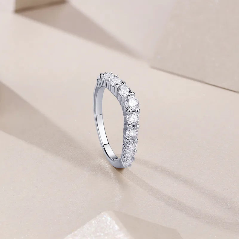 Graduated Diamond Band