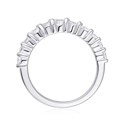 Graduated Diamond Band