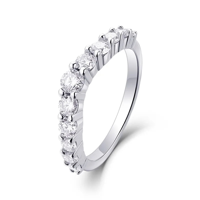 Graduated Diamond Band
