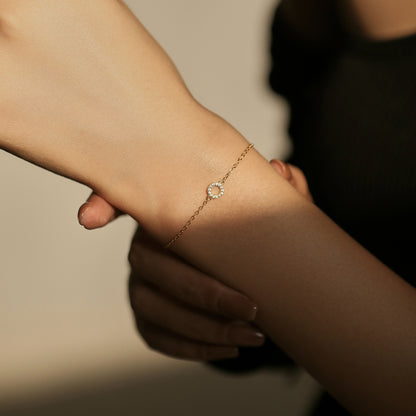 Radiating Gold Cable Chain Round Zircon Gemstone Bracelet