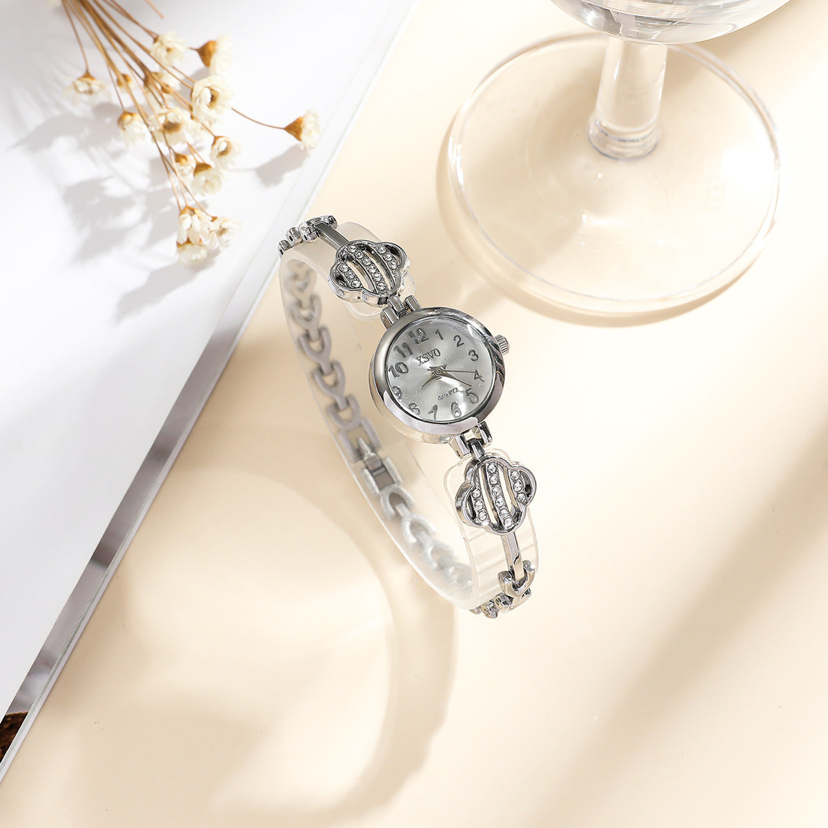 Clover Linked Watch