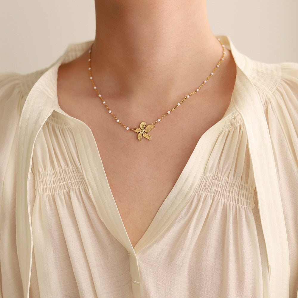18K Gold Dogwood Blossom Flower Pendant Necklace