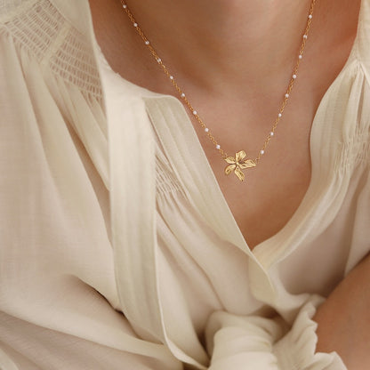 18K Gold Dogwood Blossom Flower Pendant Necklace