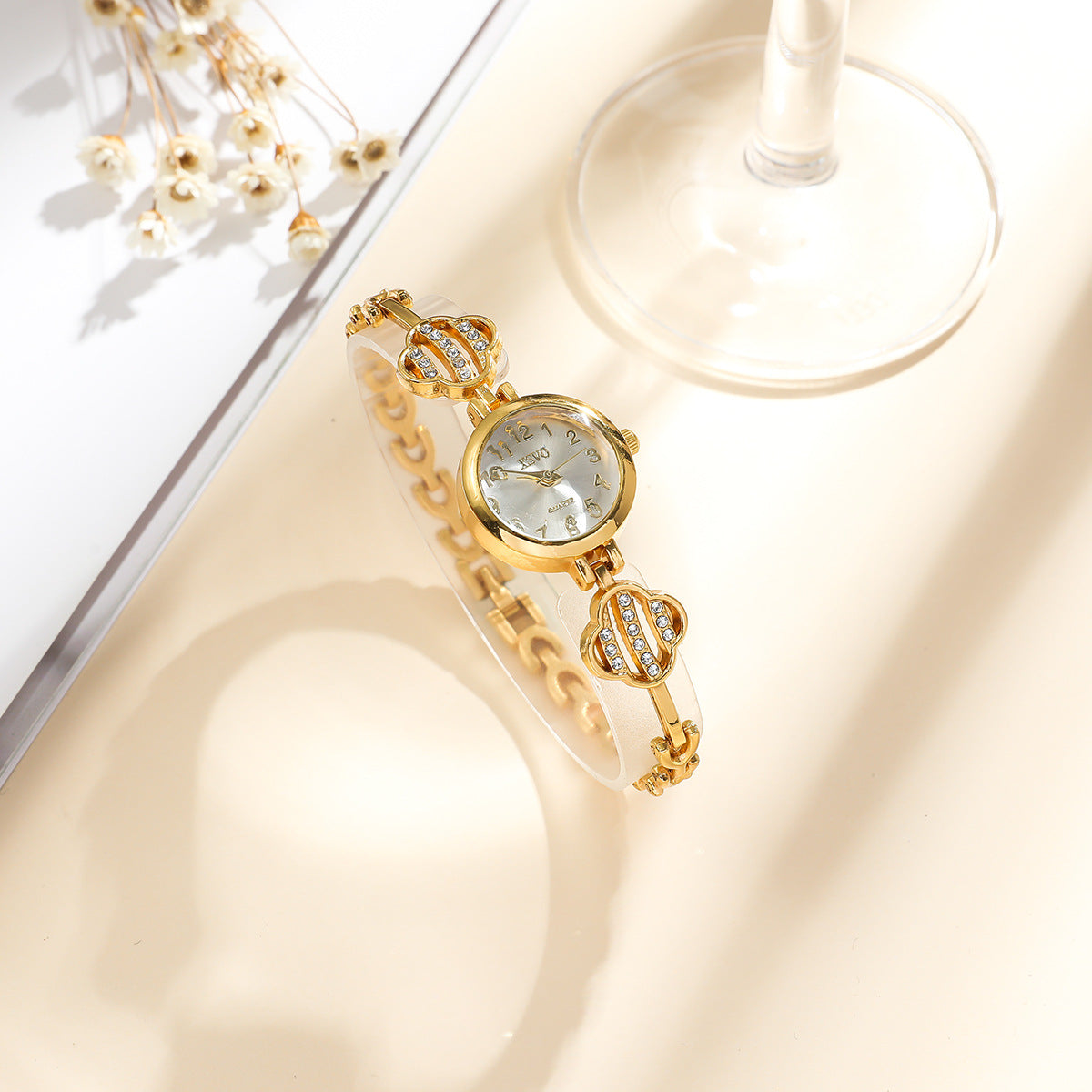 Clover Linked Watch