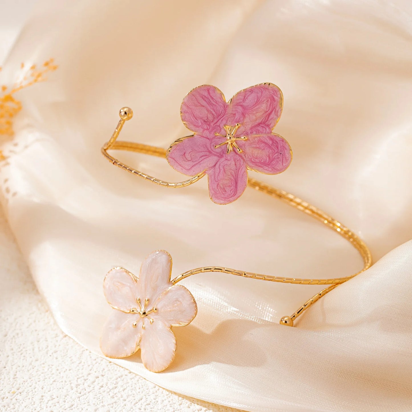 Petal bind Drip Oil Flower Arm Cuff