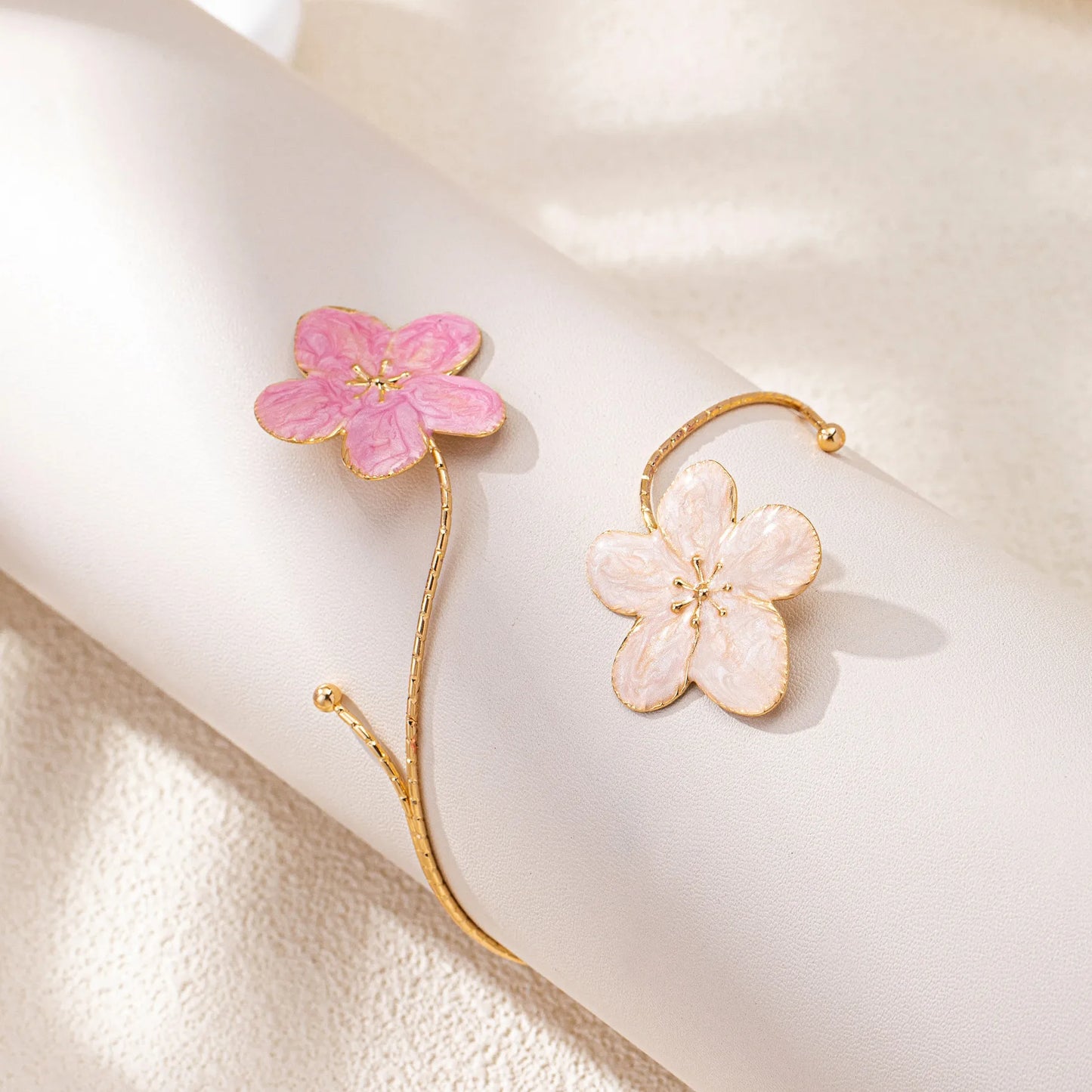 Petal bind Drip Oil Flower Arm Cuff