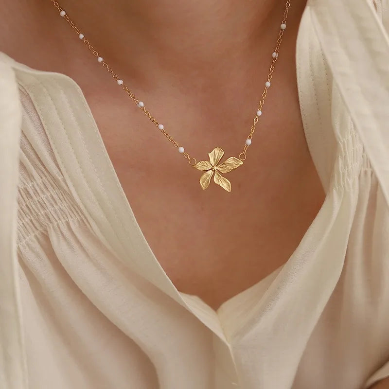 18K Gold Dogwood Blossom Flower Pendant Necklace