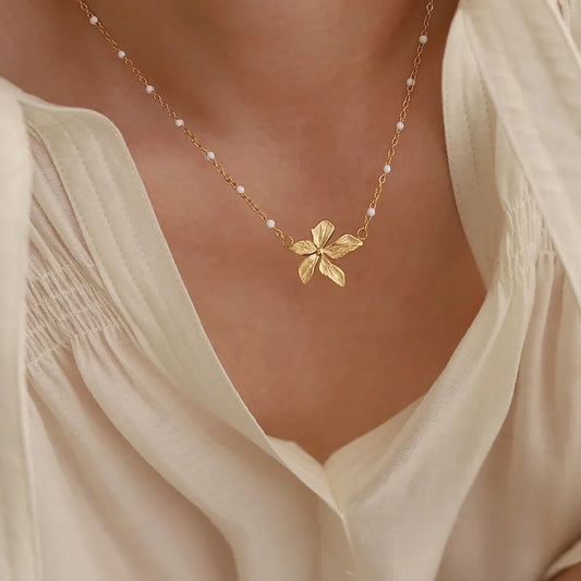 18K Gold Dogwood Blossom Flower Pendant Necklace