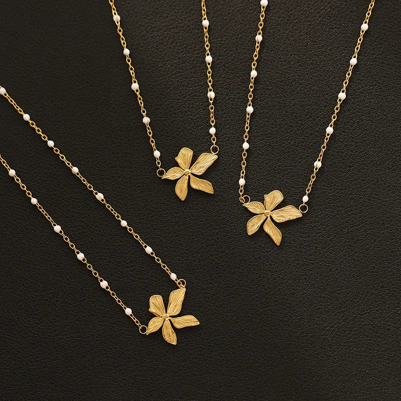 18K Gold Dogwood Blossom Flower Pendant Necklace
