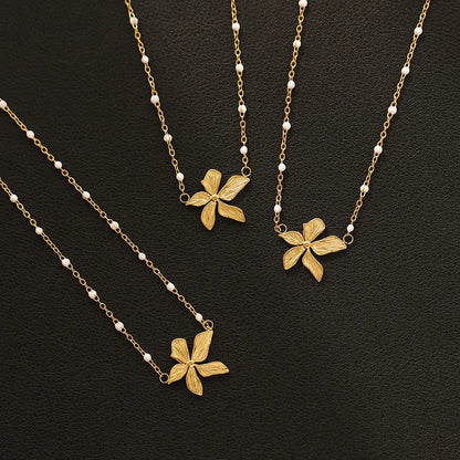 18K Gold Dogwood Blossom Flower Pendant Necklace